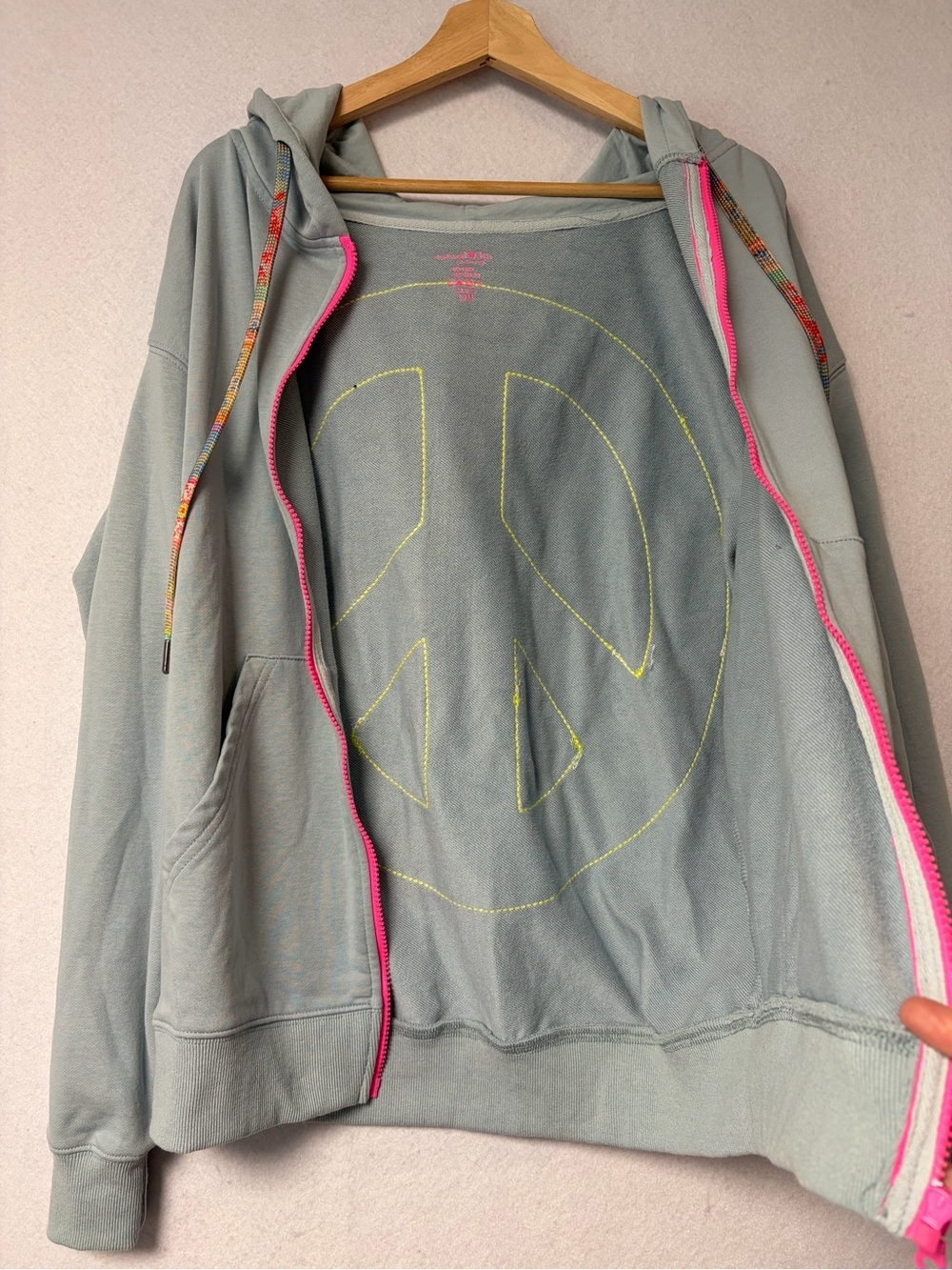Natural Life Sage/Grey Patchwork Peace Sign Zip Hoodie Boho Hippie S/M
NWOT - Picture 5 of 10